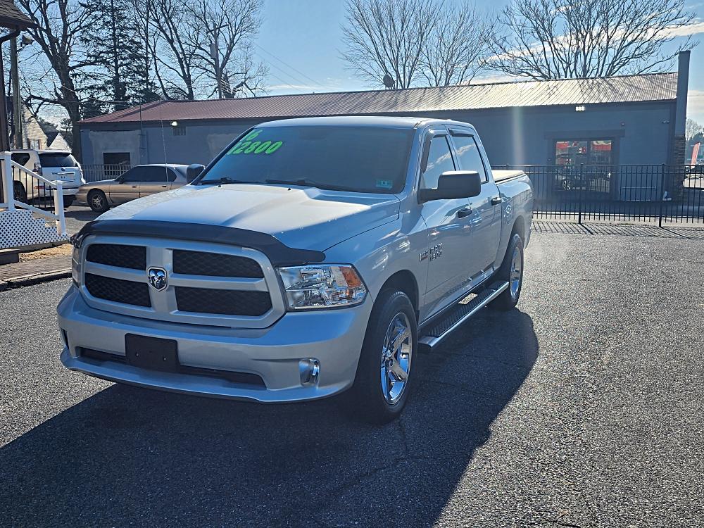 Image of 2016 RAM 1500 4WD Crew Cab 140.5" Express