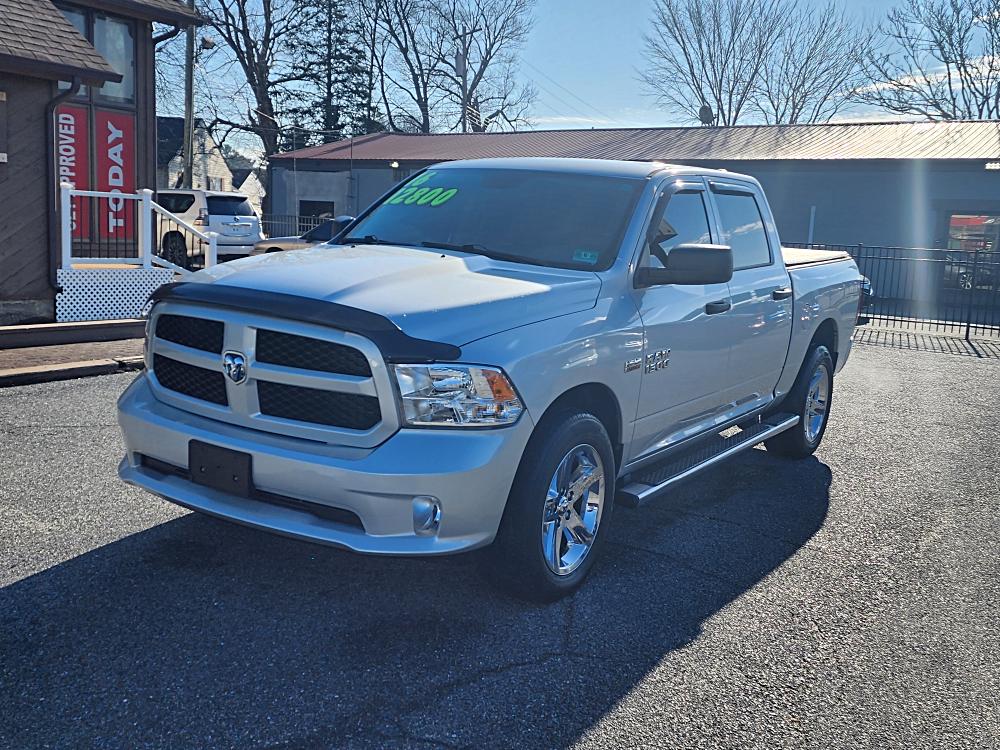 Image of 2016 RAM 1500 4WD Crew Cab 140.5" Express