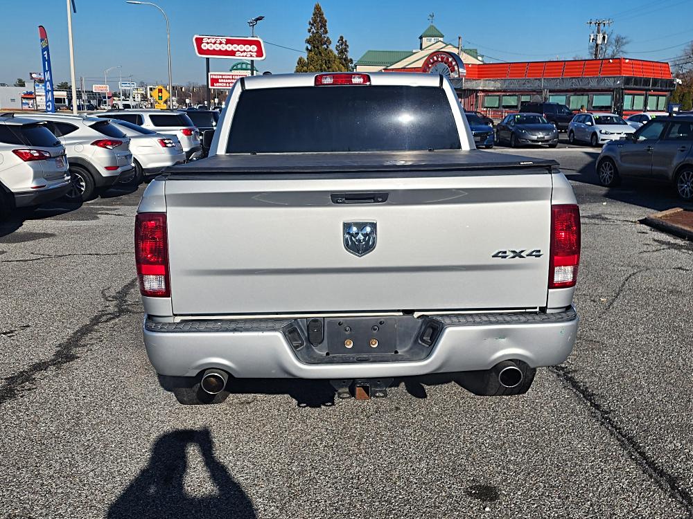 Image of 2016 RAM 1500 4WD Crew Cab 140.5" Express