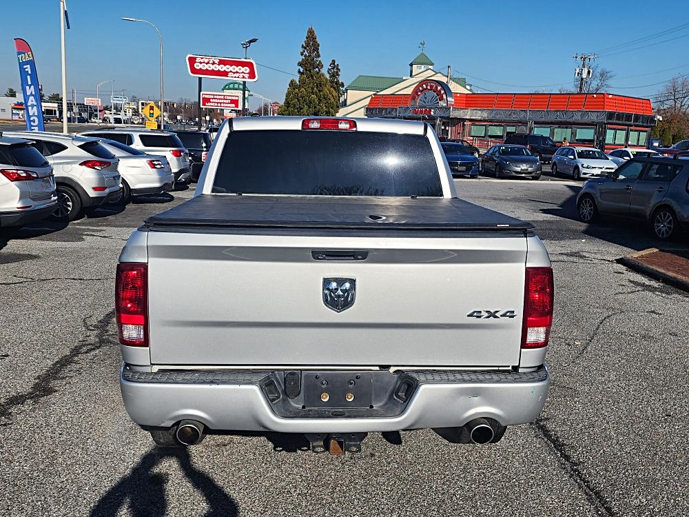 Image of 2016 RAM 1500 4WD Crew Cab 140.5" Express