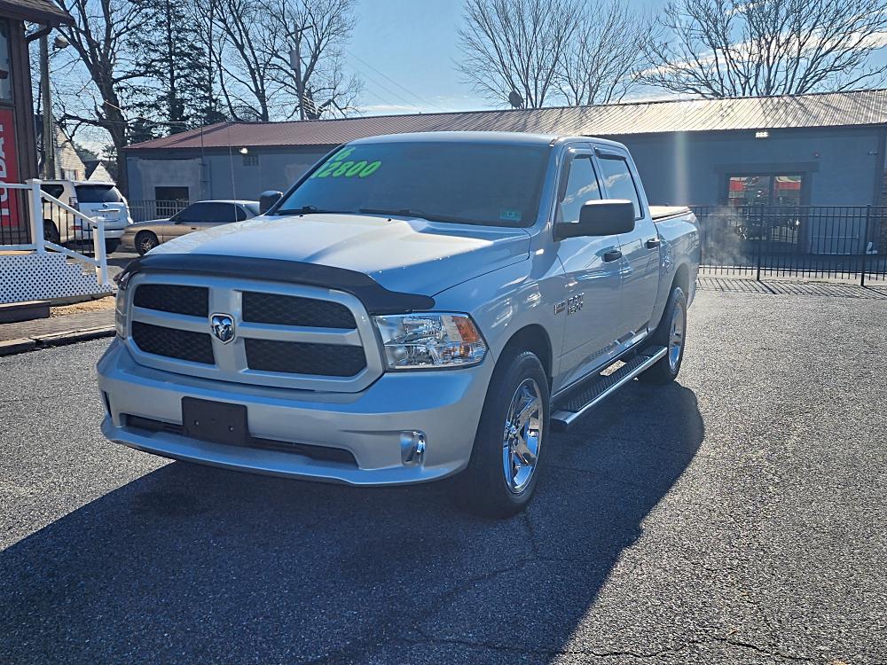 Image of 2016 RAM 1500 4WD Crew Cab 140.5" Express