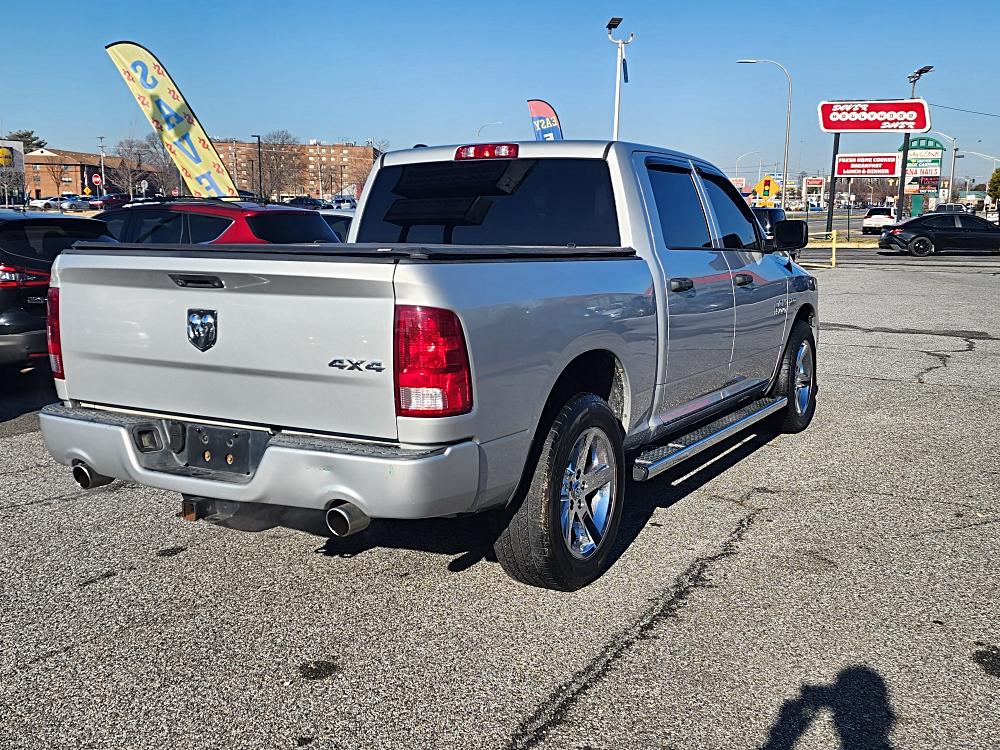 Image of 2016 RAM 1500 4WD Crew Cab 140.5" Express