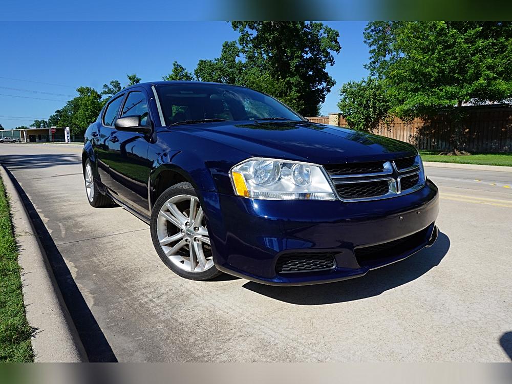2013 Dodge Avenger SE's photo