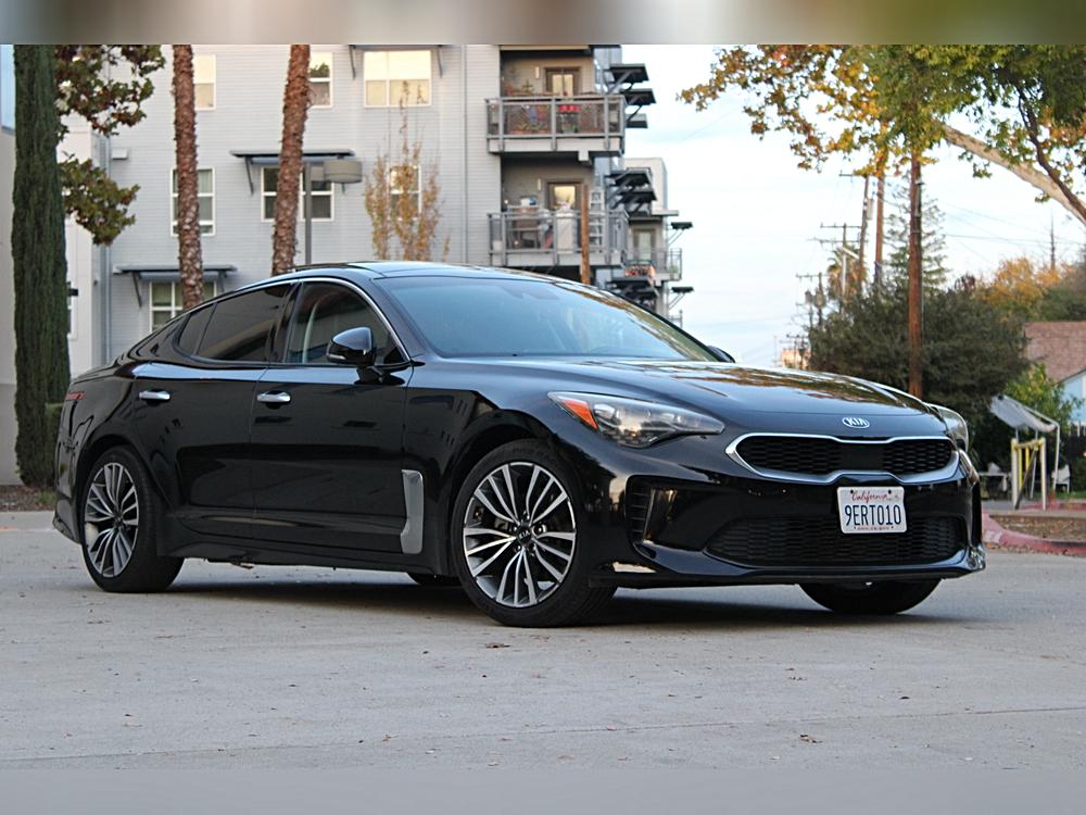 2018 Kia Stinger Premium's photo