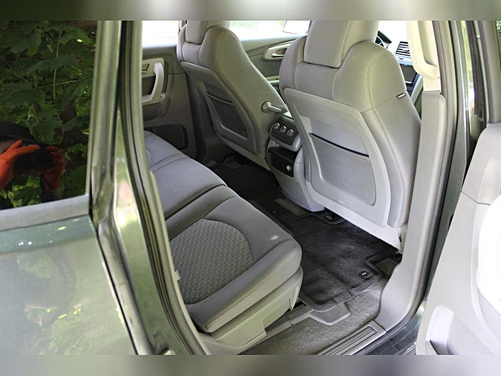 2011 Chevrolet Traverse LS - Photo 9