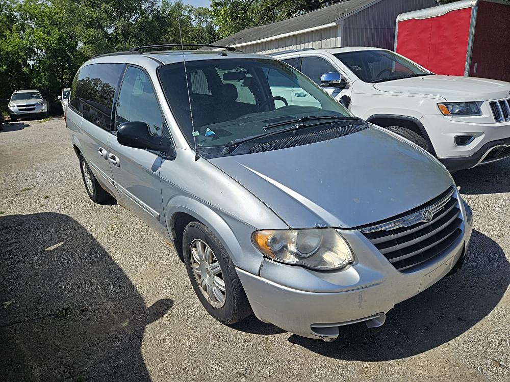 2006 Chrysler Town & Country Touring LWB's photo