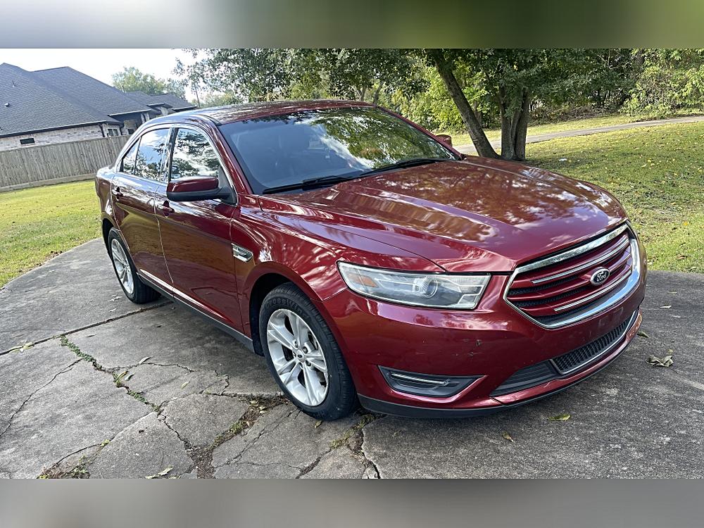 2018 Ford Taurus SEL's photo