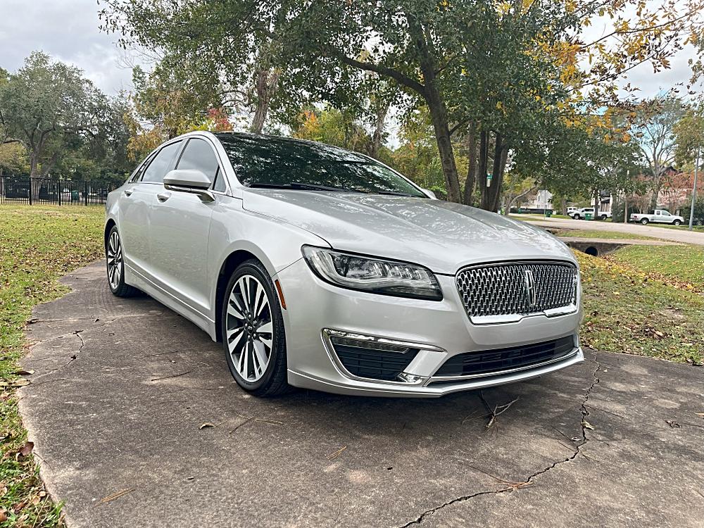 2017 Lincoln MKZ Reserve's photo