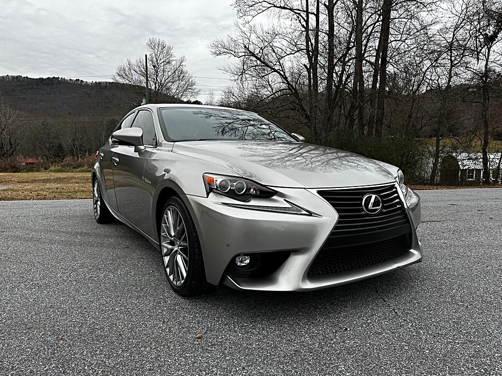 2015 Lexus IS 250's photo
