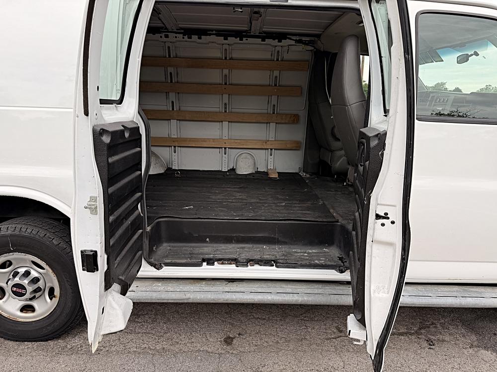 2017 GMC Savana Cargo Work Van - Photo 13