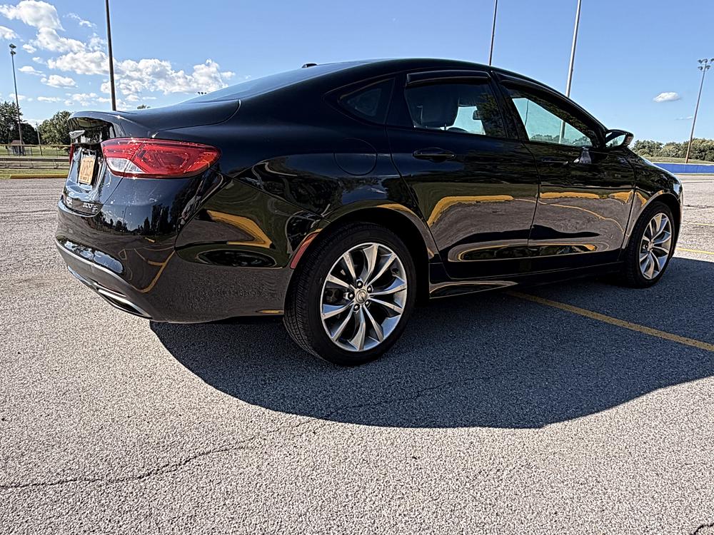 2015 Chrysler 200 S - Photo 25