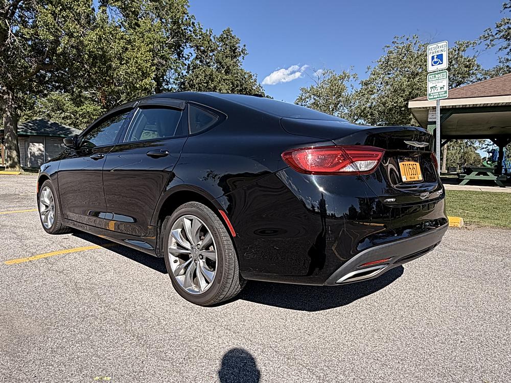 2015 Chrysler 200 S - Photo 24