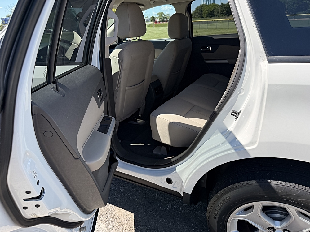 2014 Ford Edge SE - Photo 14