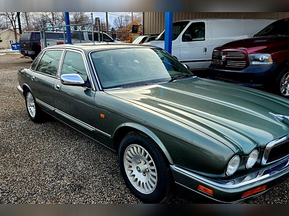 1995 Jaguar XJ12's photo
