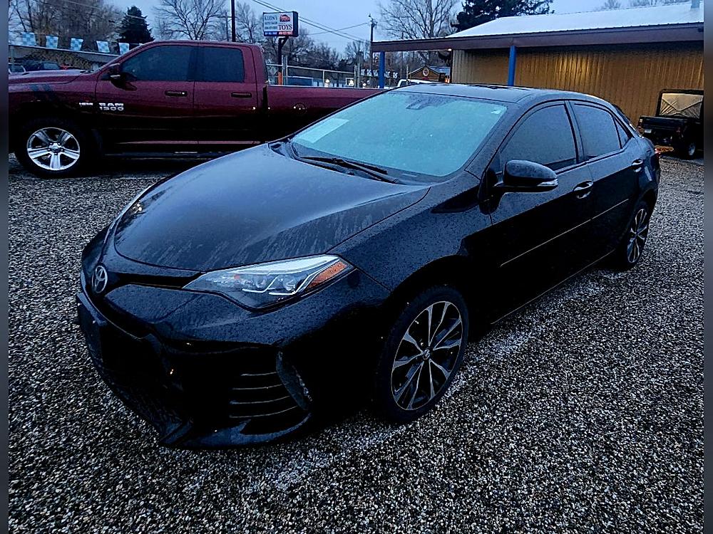 2017 Toyota Corolla SE's photo