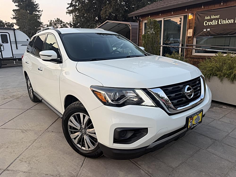 2020 Nissan Pathfinder S 4WD photo