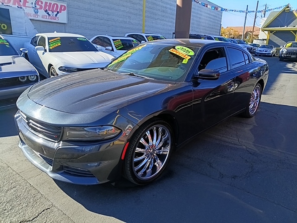 2016 Dodge Charger SXT's photo
