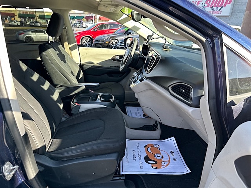 2017 Chrysler Pacifica Touring-L - Photo 31
