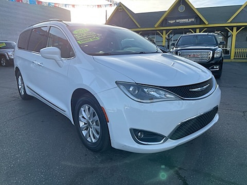 2017 Chrysler Pacifica Touring-L - Photo 13