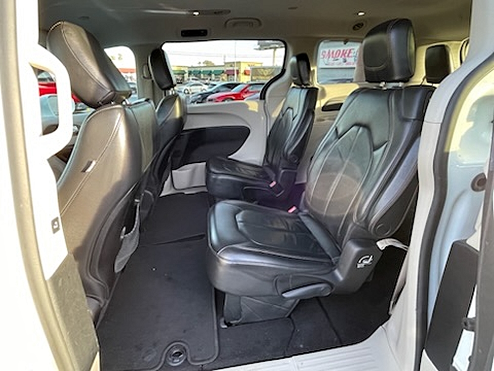 2017 Chrysler Pacifica Touring-L - Photo 20