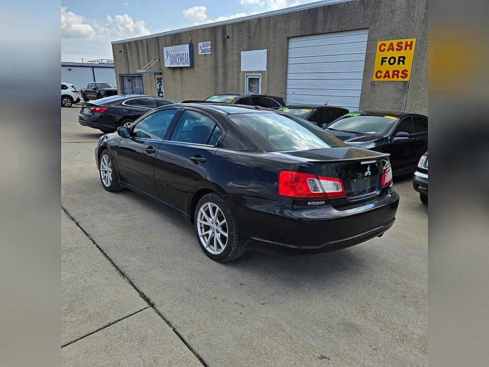 2011 Mitsubishi Galant SE's photo