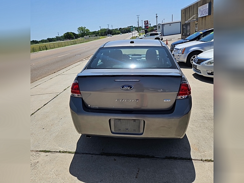 2003 Ford Focus SE - Photo 18