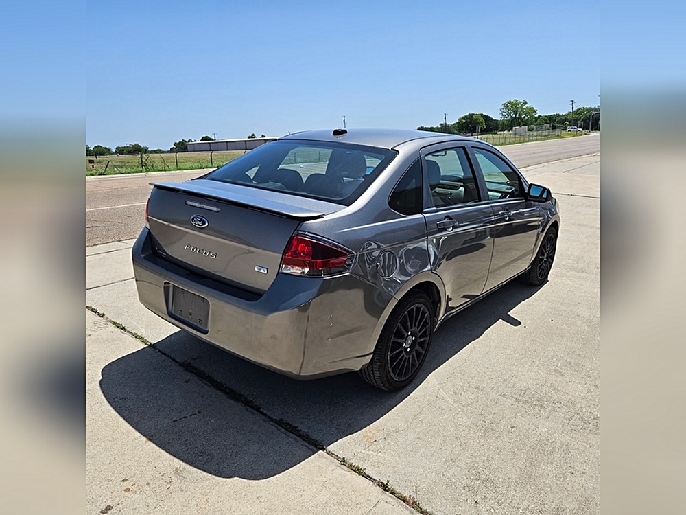 2003 Ford Focus SE - Photo 17