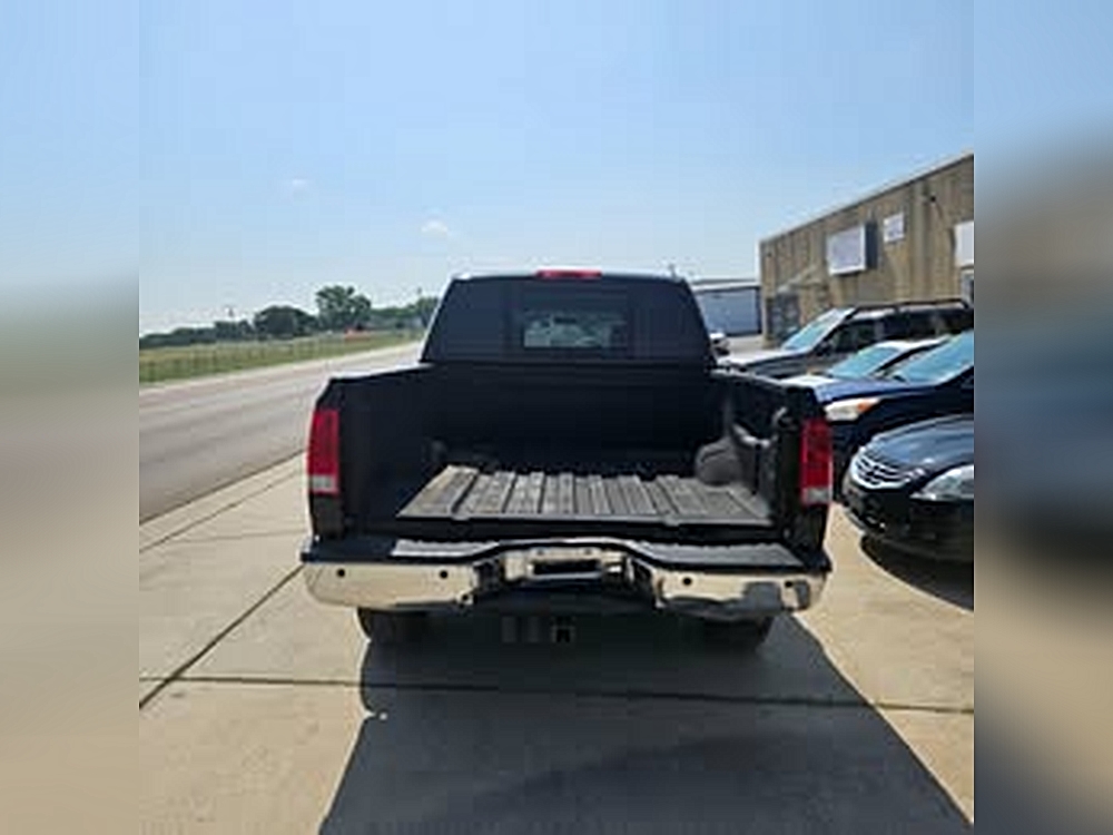 2015 Nissan Titan SV - Photo 6