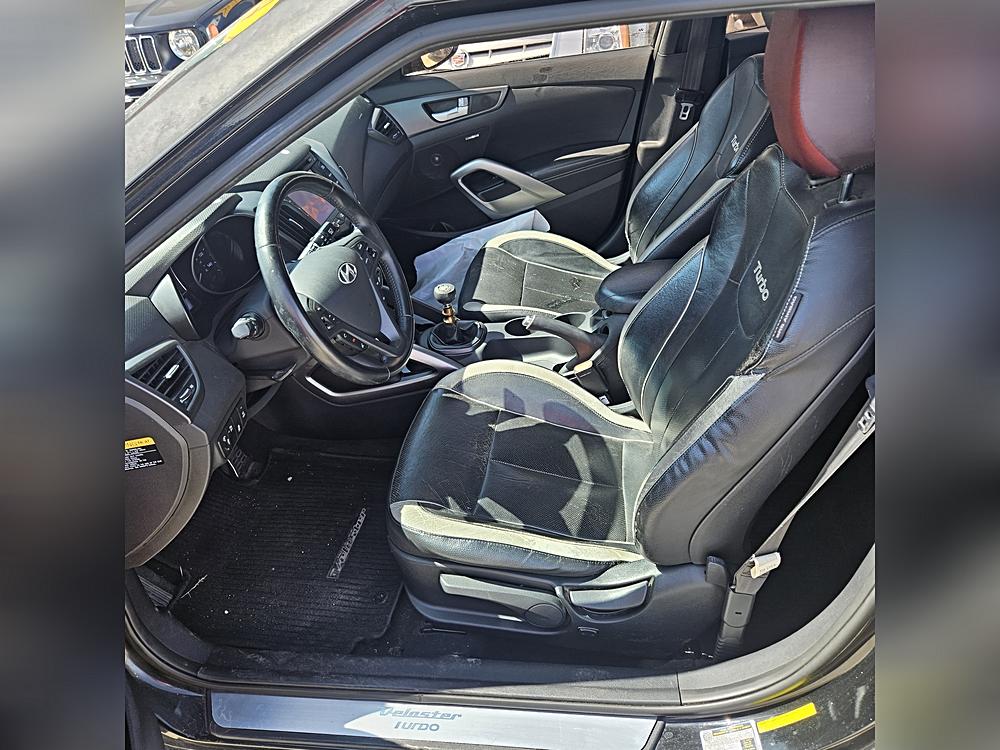 2014 Hyundai Veloster Base - Photo 8