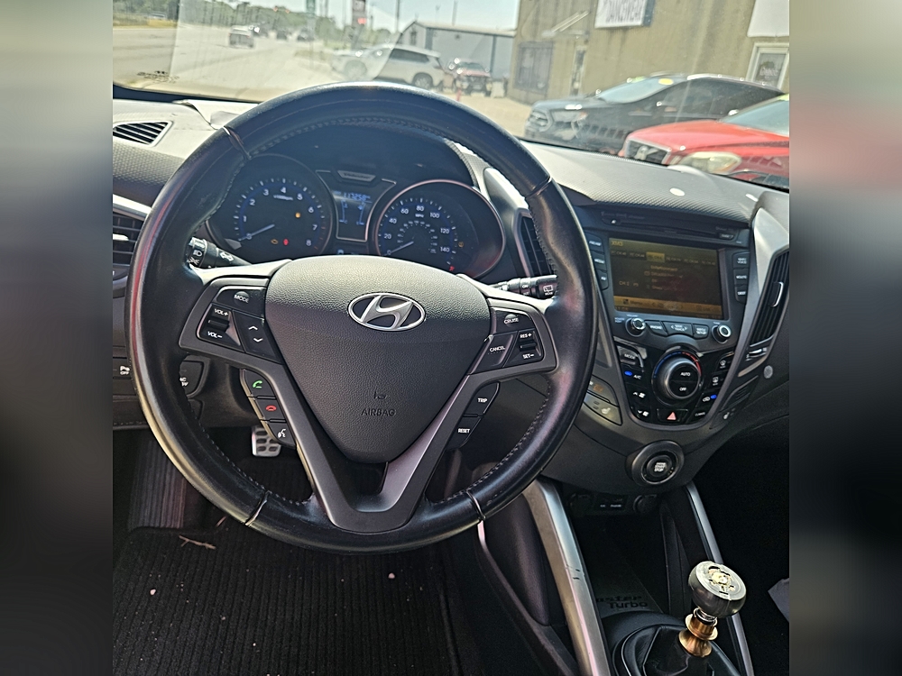 2014 Hyundai Veloster Base - Photo 7