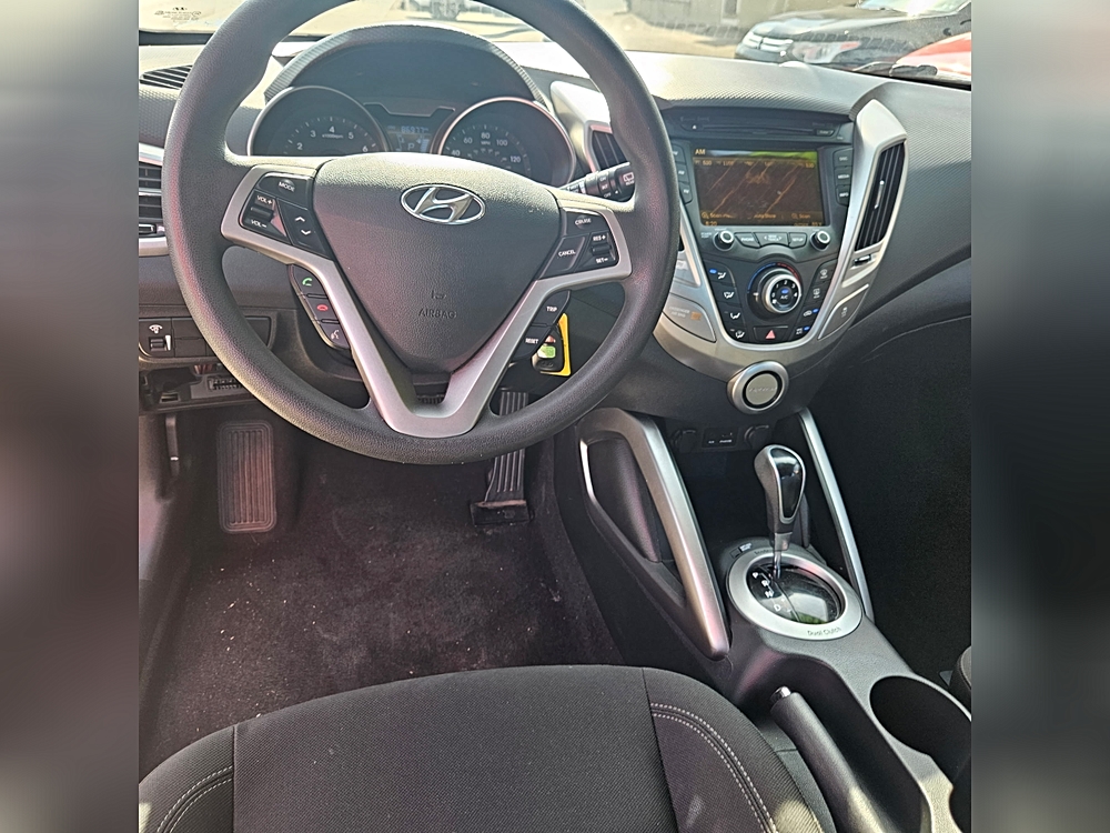 2014 Hyundai Veloster Base - Photo 15