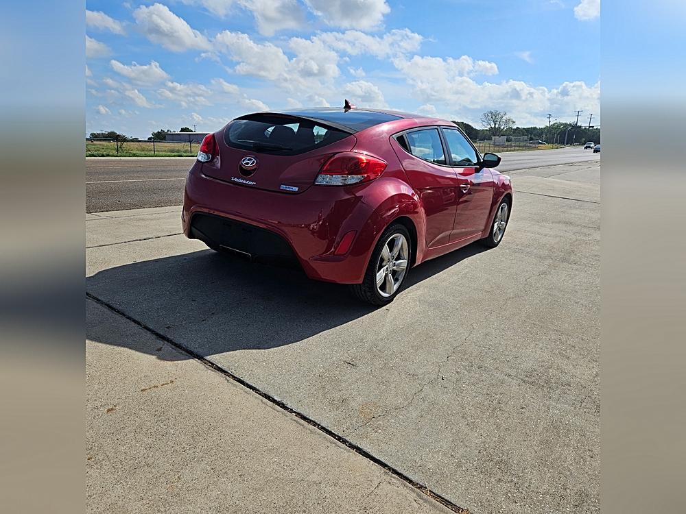 2014 Hyundai Veloster Base - Photo 13