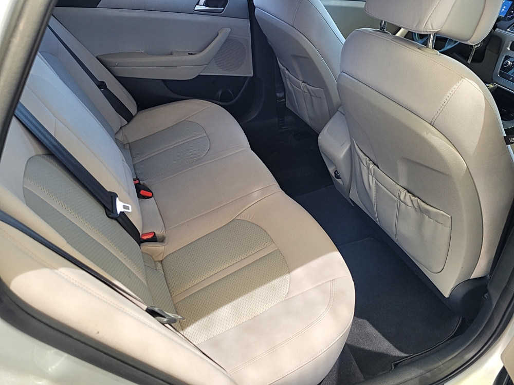 2015 Hyundai Sonata SE - Photo 13