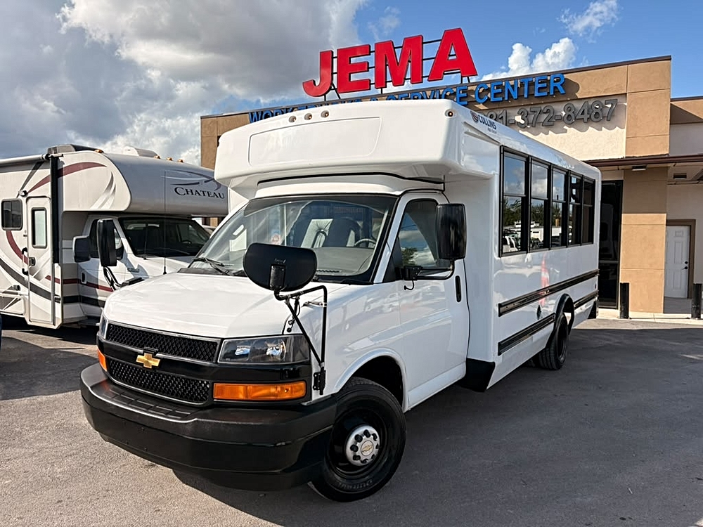 2021 Chevrolet Express Cutaway