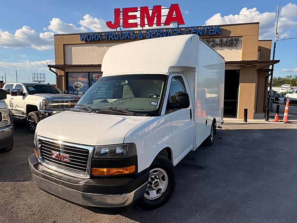 2018 GMC Savana Cutaway