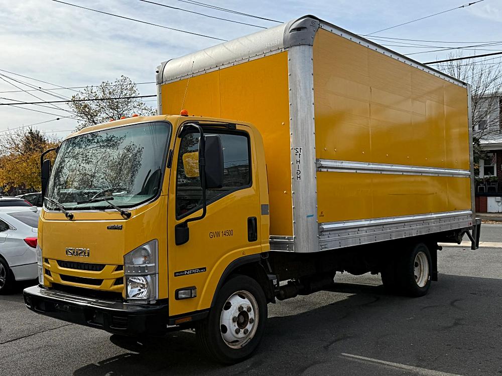 2019 Isuzu NPR HD's photo