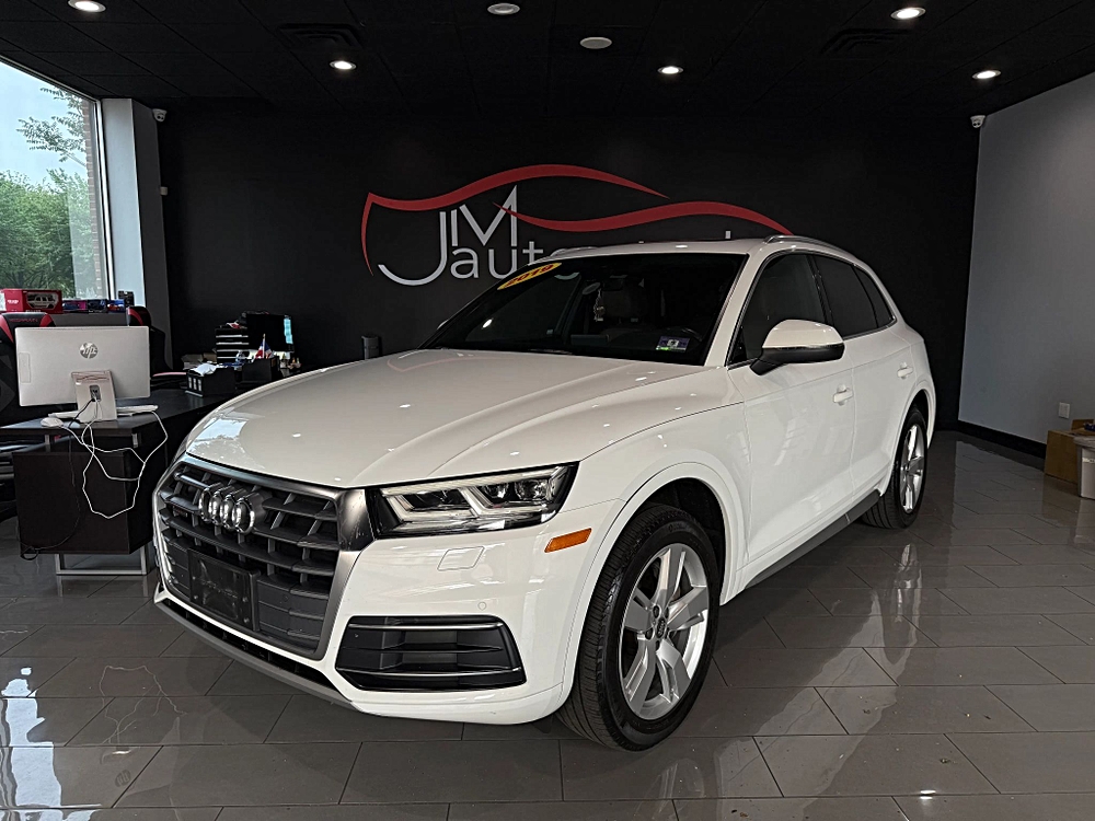 2019 Audi Q5 2.0T quattro S tronic Premium Plus's photo