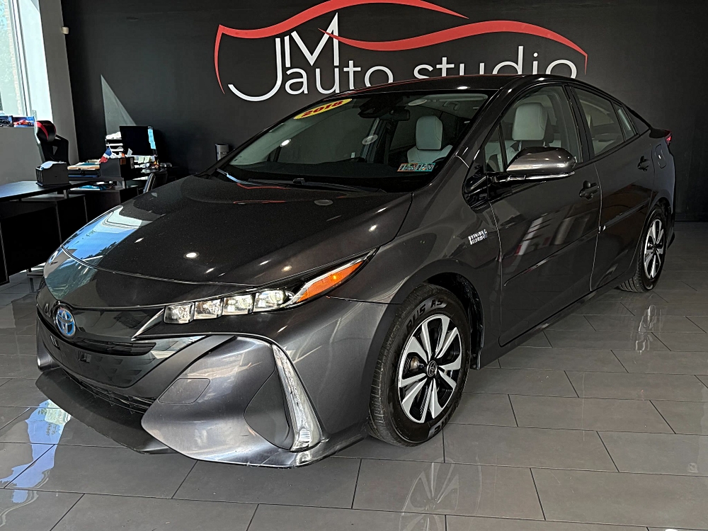 2018 Toyota Prius Prime Premium's photo