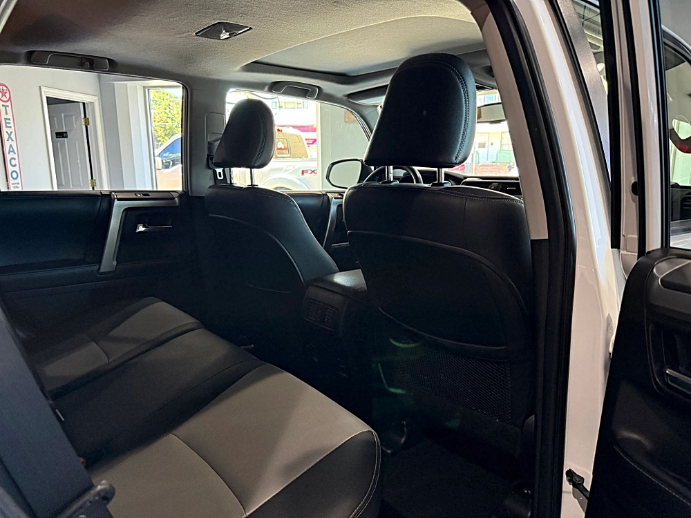 2018 Toyota 4Runner SR5 Premium - Photo 14