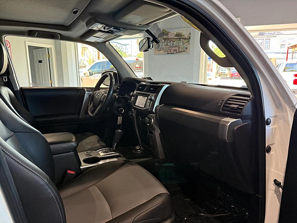 2018 Toyota 4Runner SR5 Premium - Photo 15