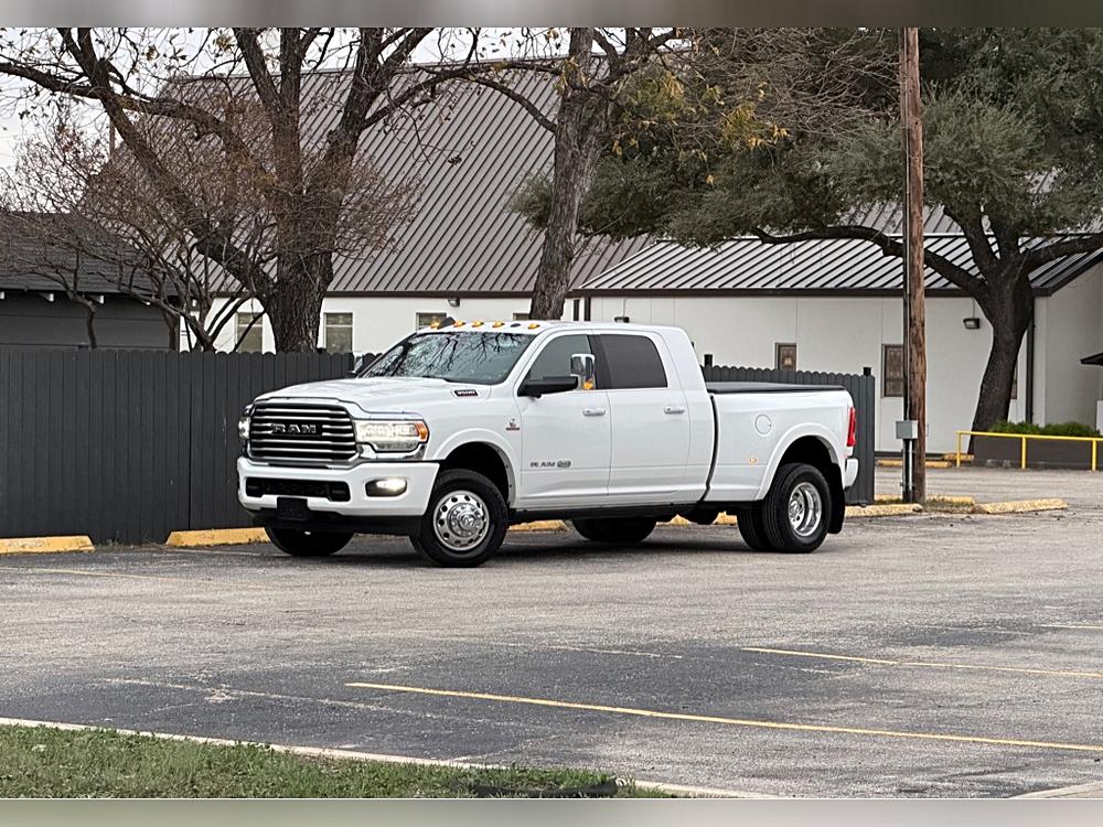 2022 RAM Ram 3500 Pickup Longhorn's photo