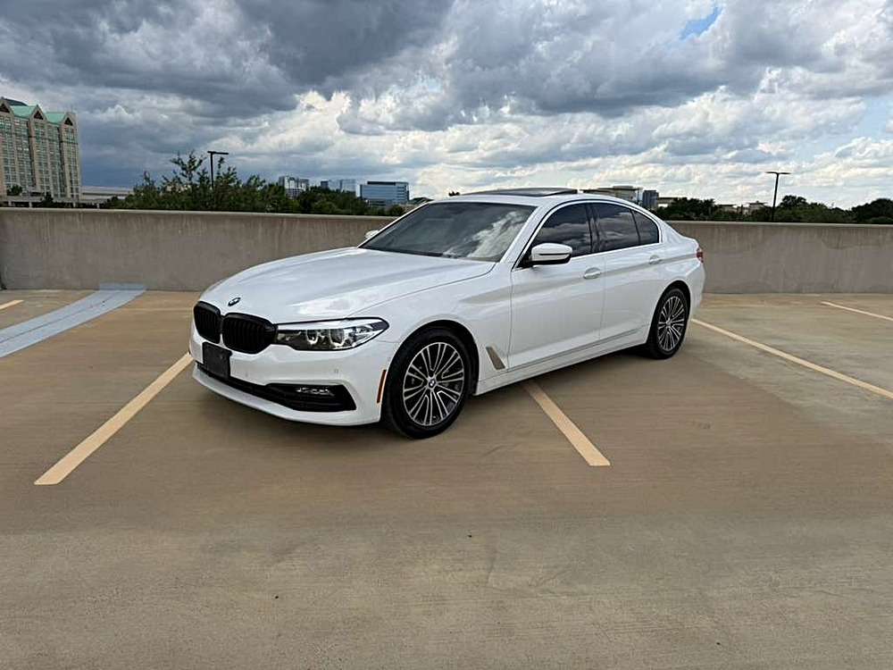 2017 BMW 5 Series 530i Sedan's photo
