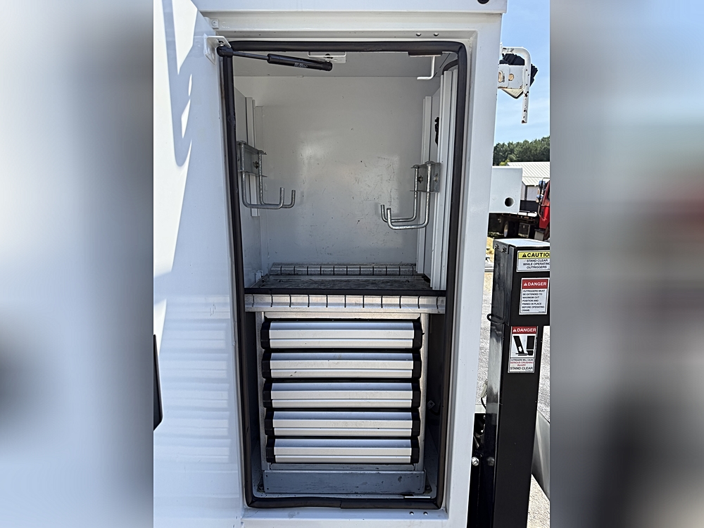2022 Ford F-550 Super Duty Chassis Cab - Photo 22