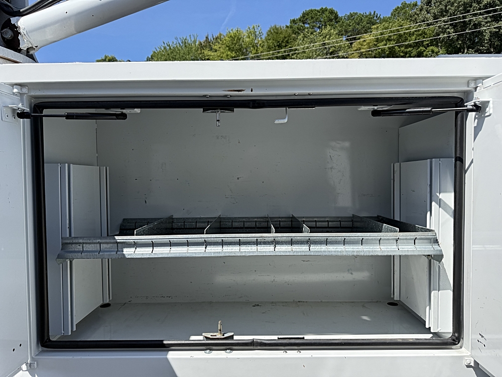 2022 Ford F-550 Super Duty Chassis Cab - Photo 30