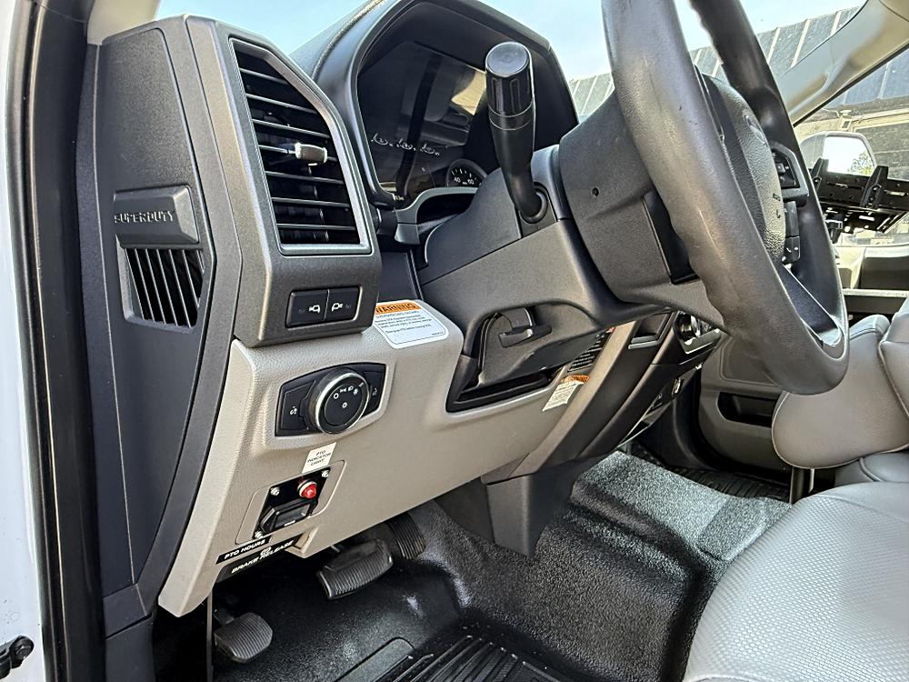 2022 Ford F-550 Super Duty Chassis Cab - Photo 33