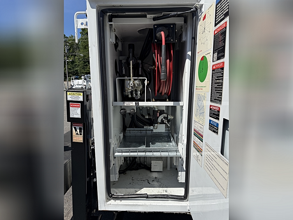 2022 Ford F-550 Super Duty Chassis Cab - Photo 25