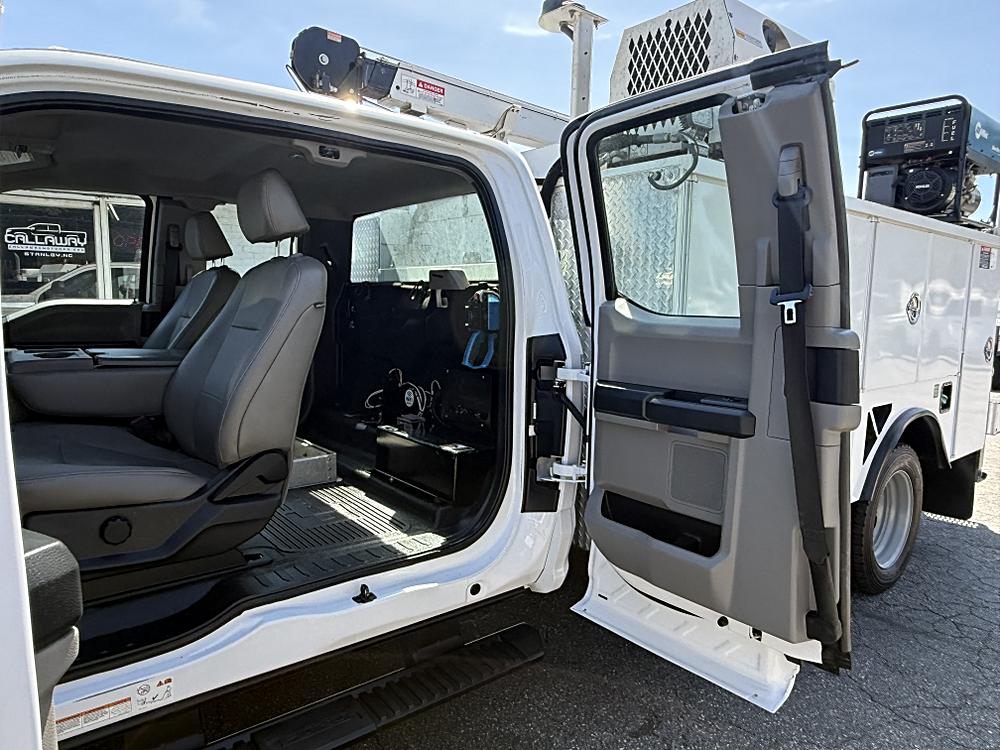 2022 Ford F-550 Super Duty Chassis Cab - Photo 38