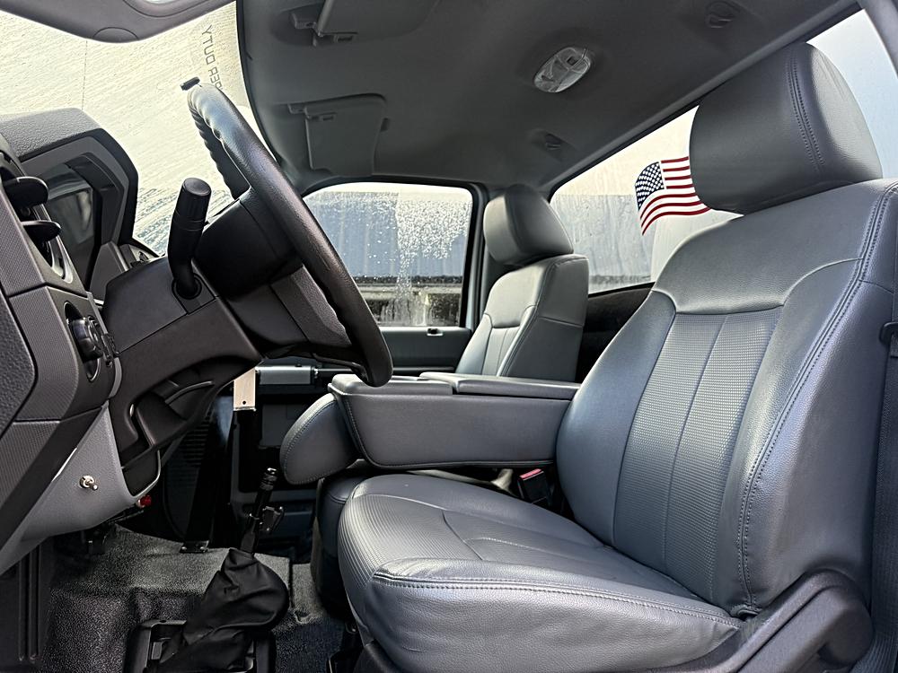 2017 Ford F-650 - Photo 15