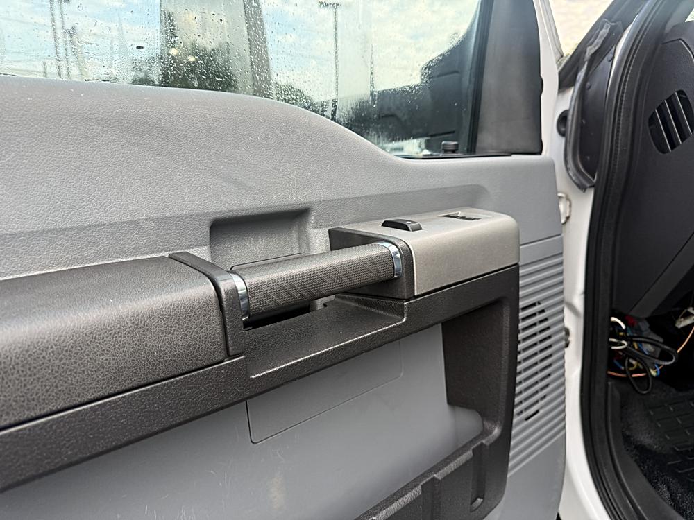 2017 Ford F-650 - Photo 12