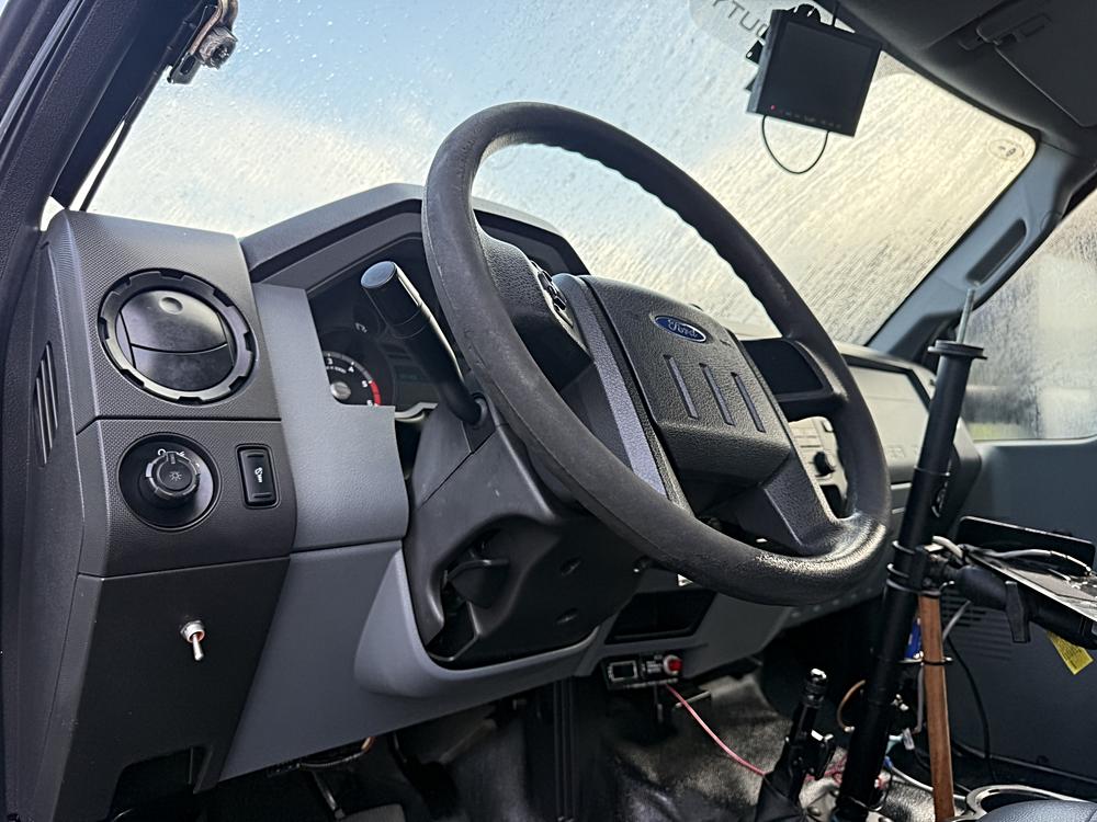 2016 Ford F-650 - Photo 14